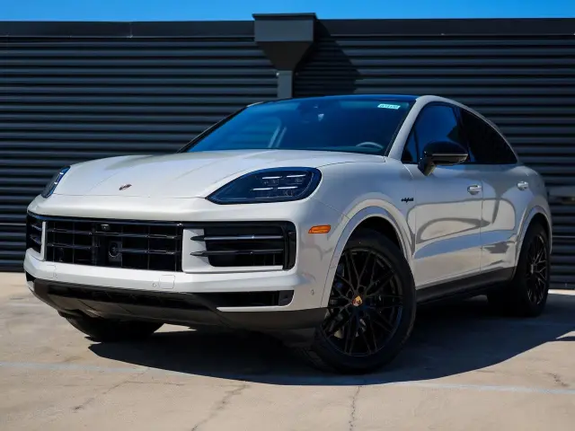 2026 Porsche Cayenne Coup E-Hybrid - Photo 6