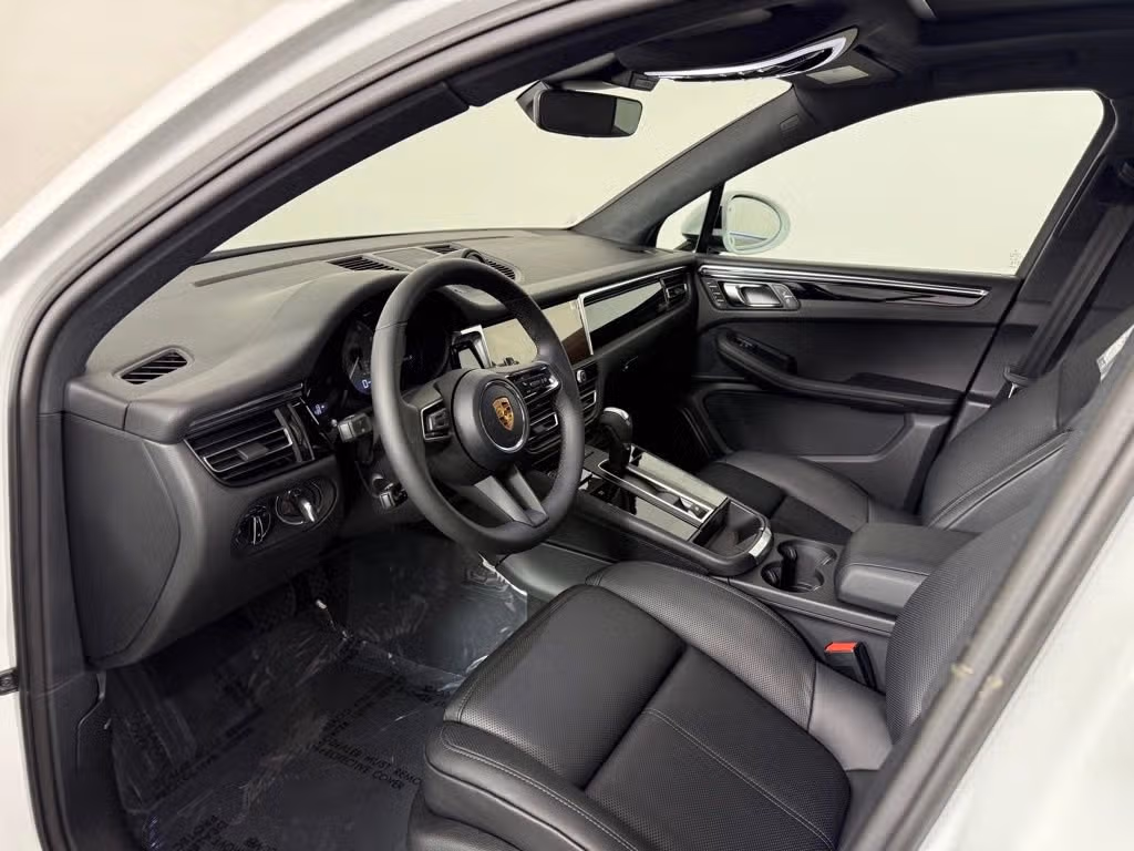 2026 Porsche Macan S - Photo 28