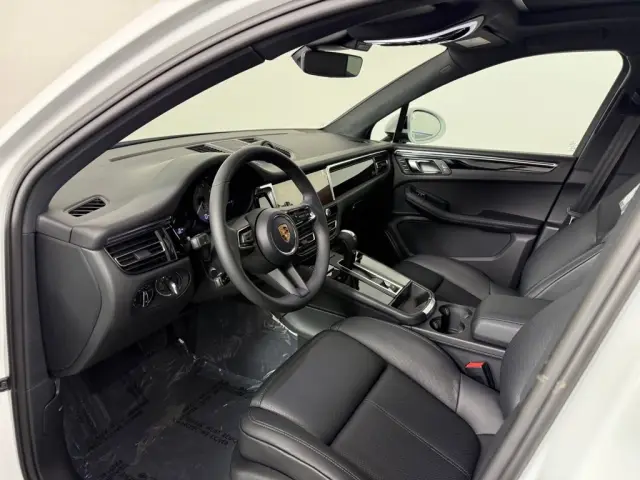 2026 Porsche Macan S - Photo 30