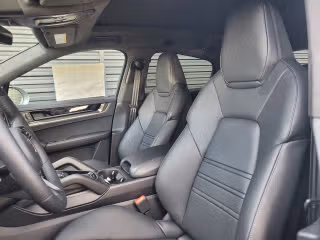 2025 Porsche Cayenne Coup Turbo E-Hybrid - Photo 33