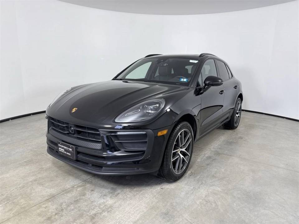 2025 Porsche Macan Base