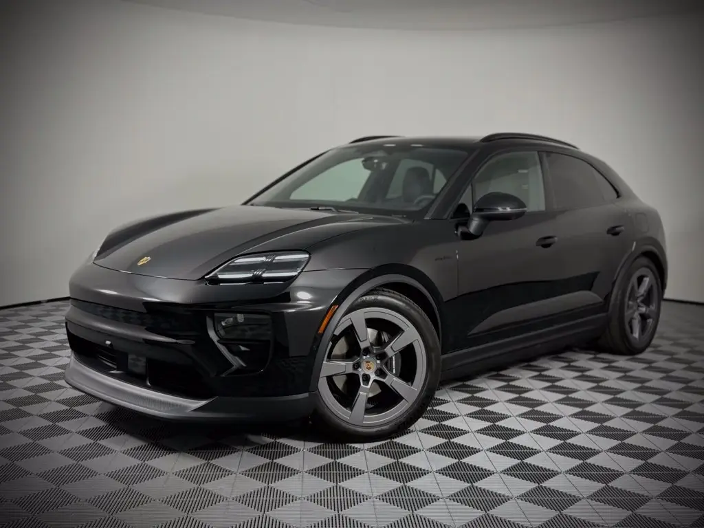2025 Porsche Macan Base - Photo 8