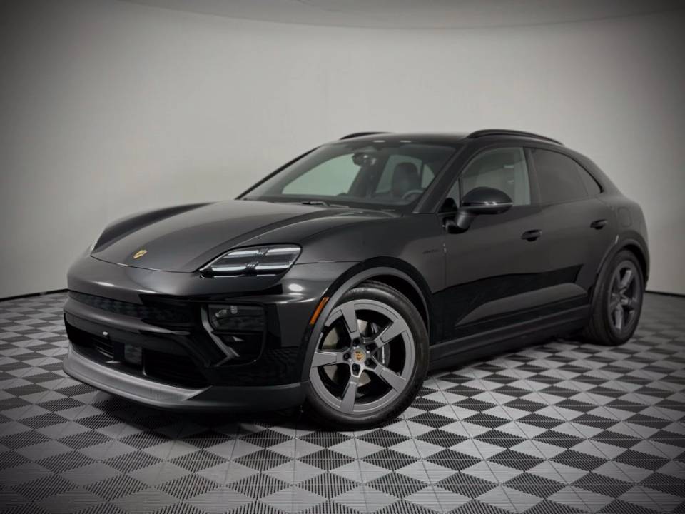 2025 Porsche Macan