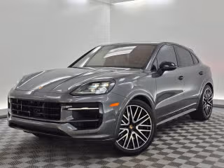 2025 Porsche Cayenne GTS's photo