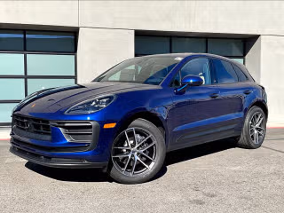 2025 Porsche Macan's photo