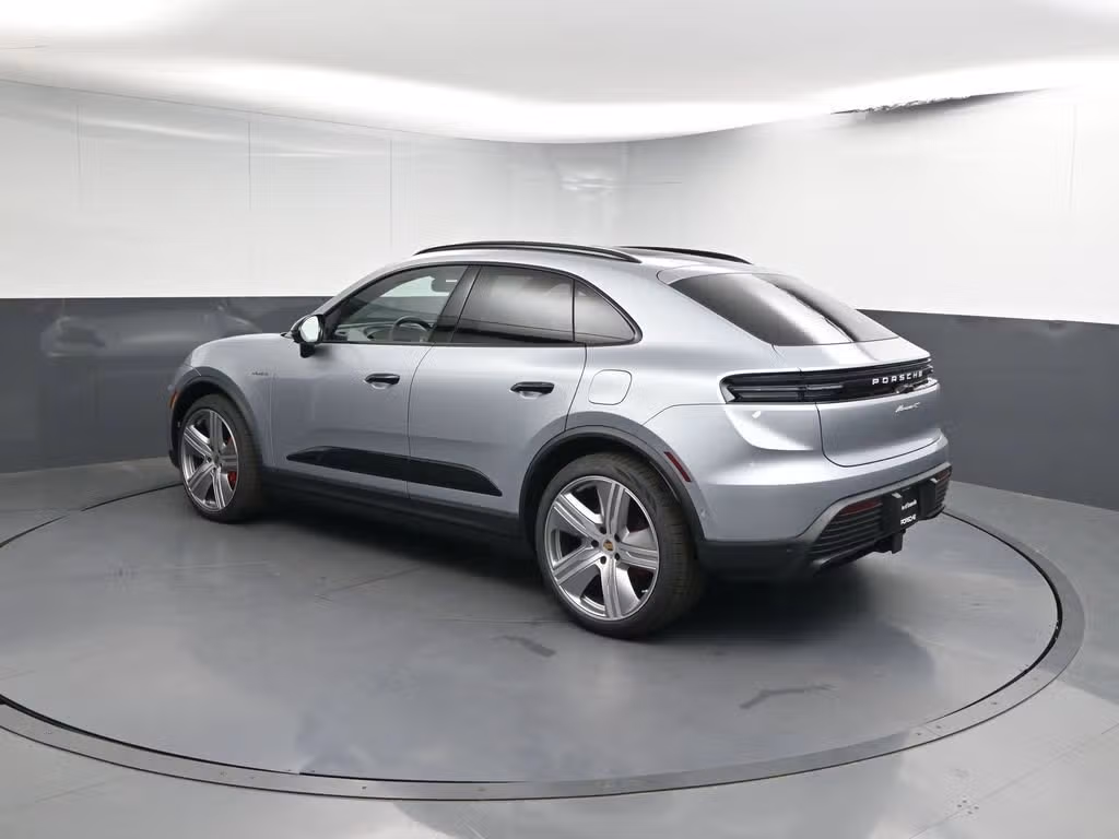2025 Porsche Macan S - Photo 20