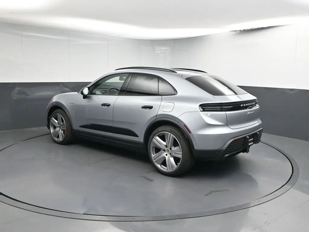2025 Porsche Macan S - Photo 24