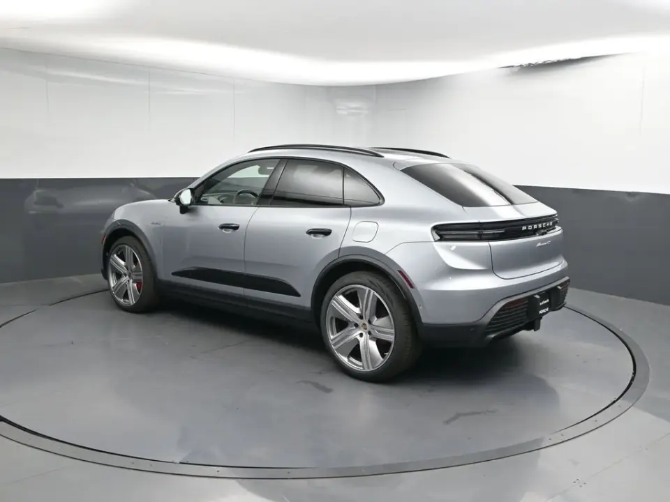 2025 Porsche Macan S - Photo 23