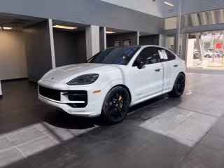 2026 Porsche Cayenne GTS's photo