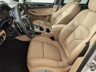 2025 Porsche Macan T - Photo 33