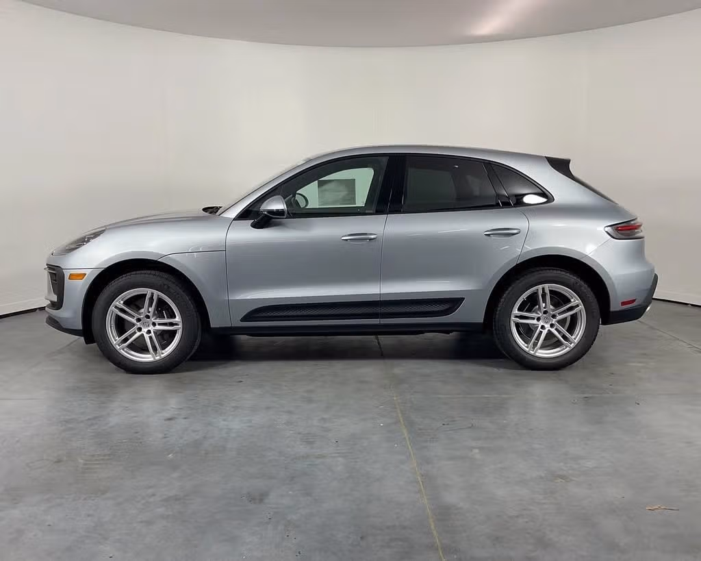2025 Porsche Macan Base - Photo 12