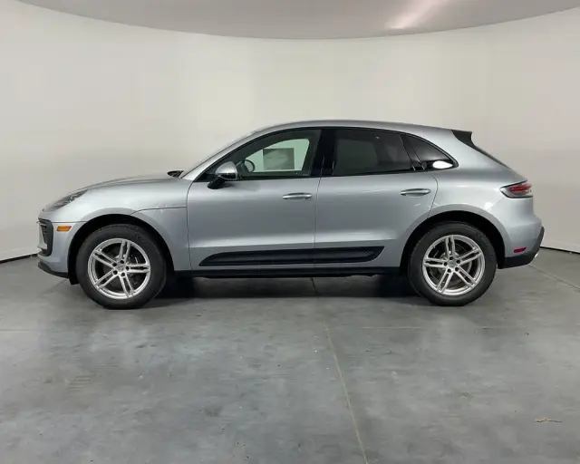 2025 Porsche Macan Base - Photo 14