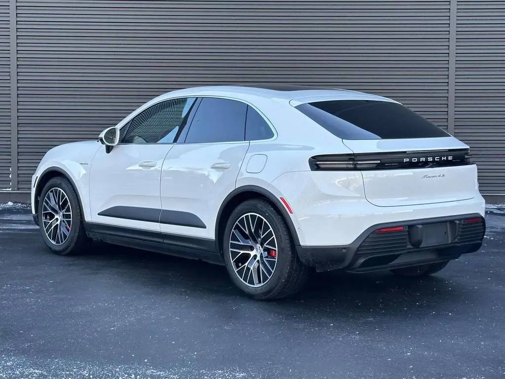 2025 Porsche Macan S - Photo 24
