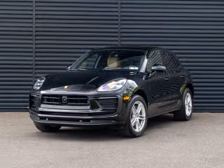 2023 Porsche Macan's photo