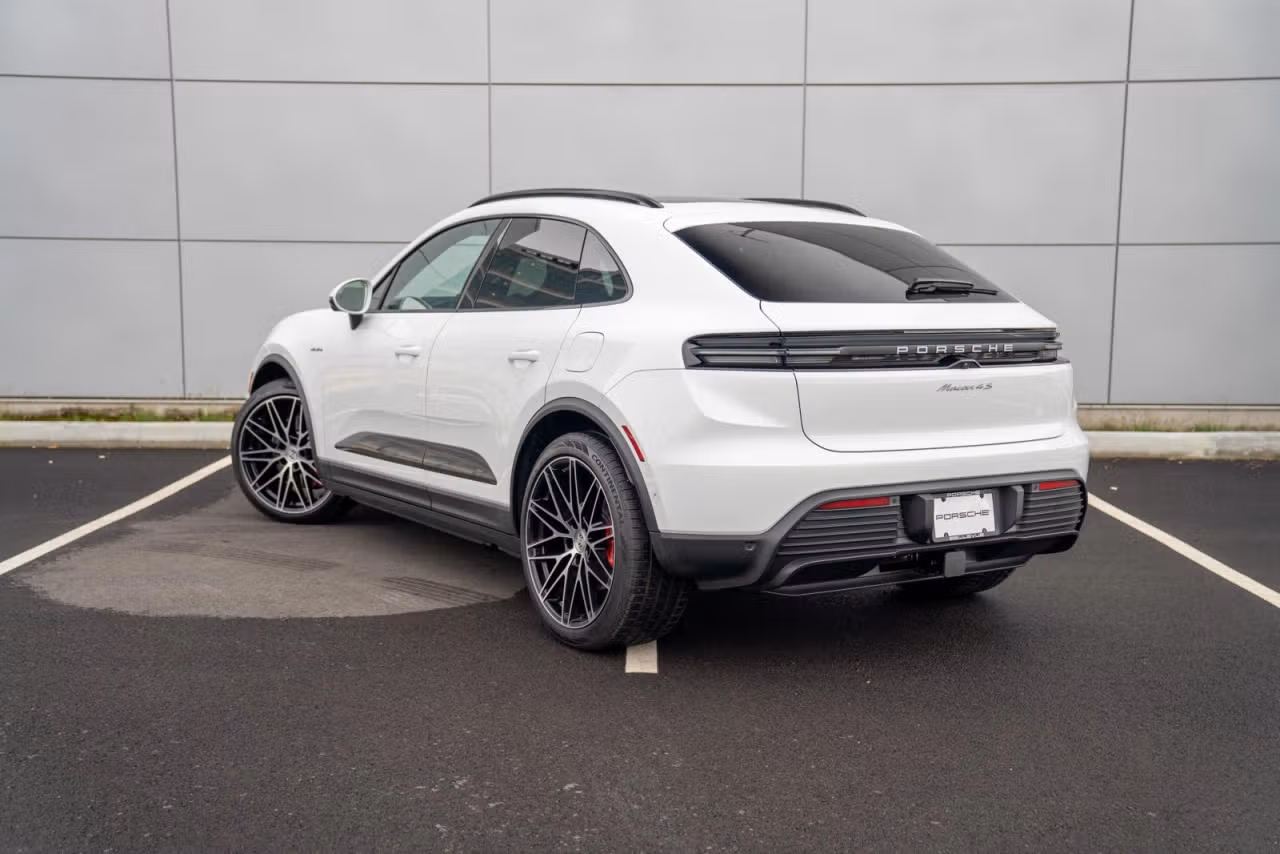 2026 Porsche Macan S - Photo 20