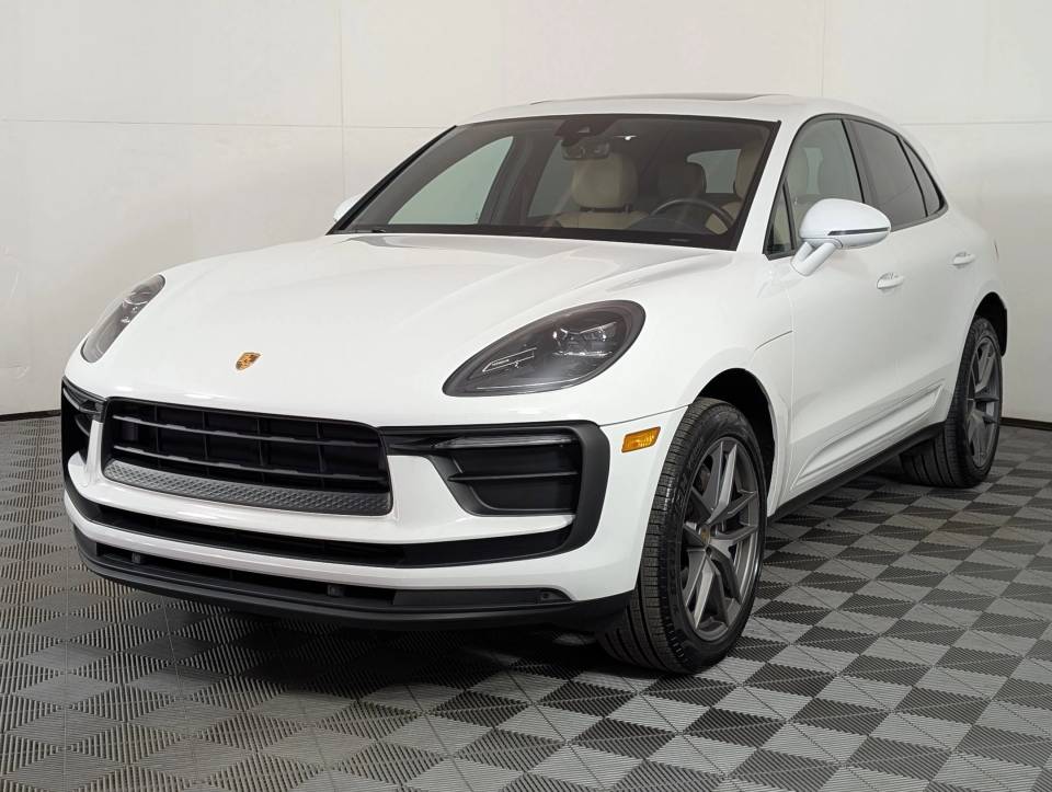 2022 Porsche Macan Base