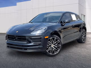2024 Porsche Macan's photo