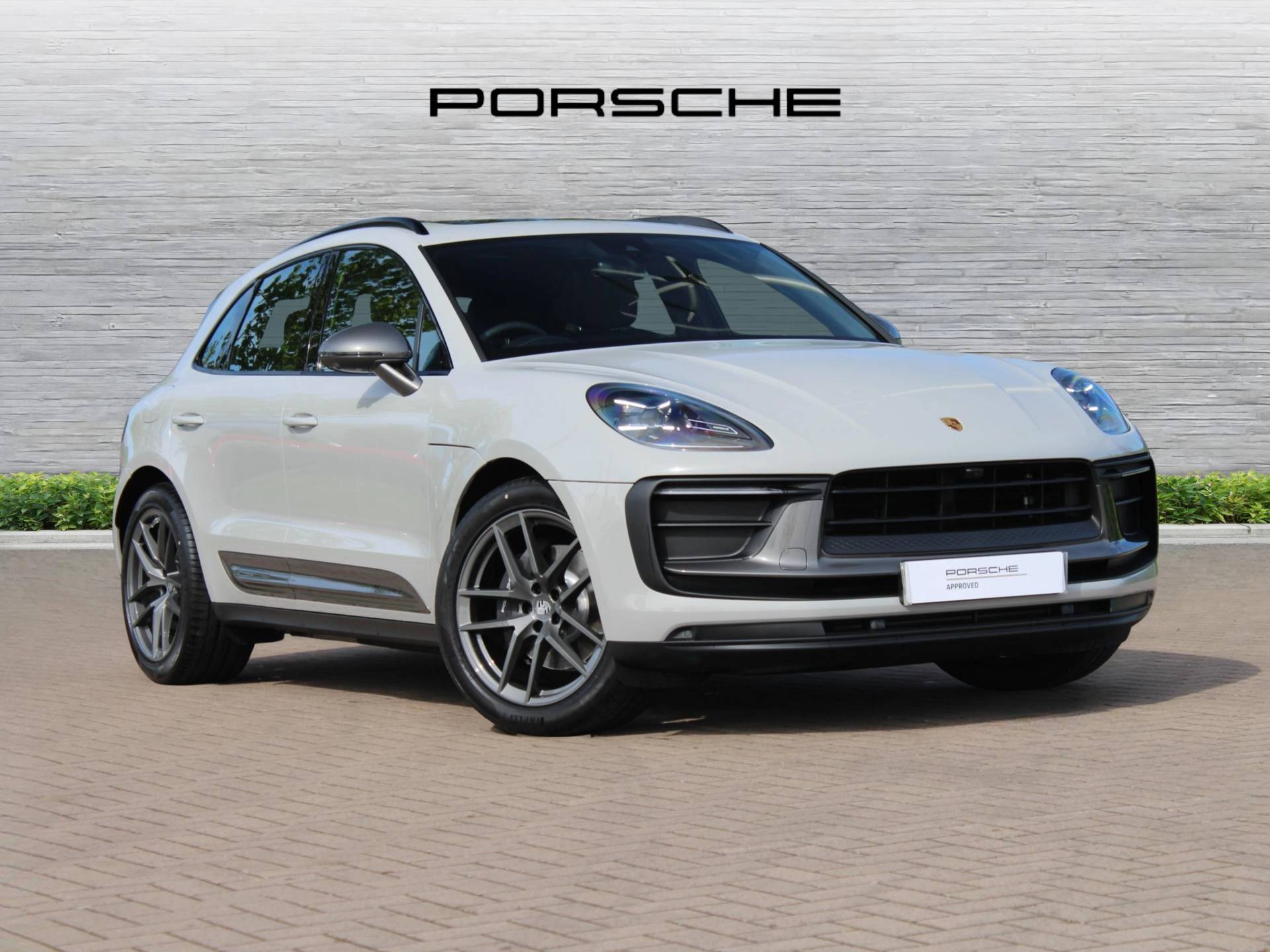 Macan T, photo 1 of 38