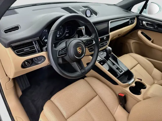 2025 Porsche Macan Base - Photo 30