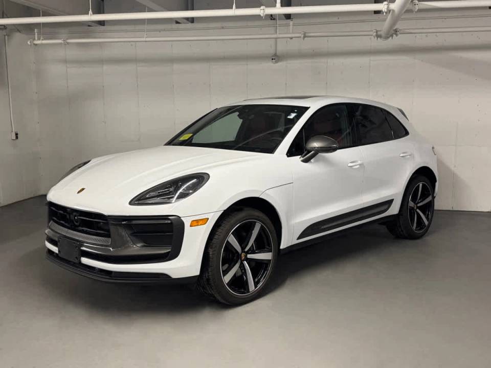 2025 Porsche Macan T