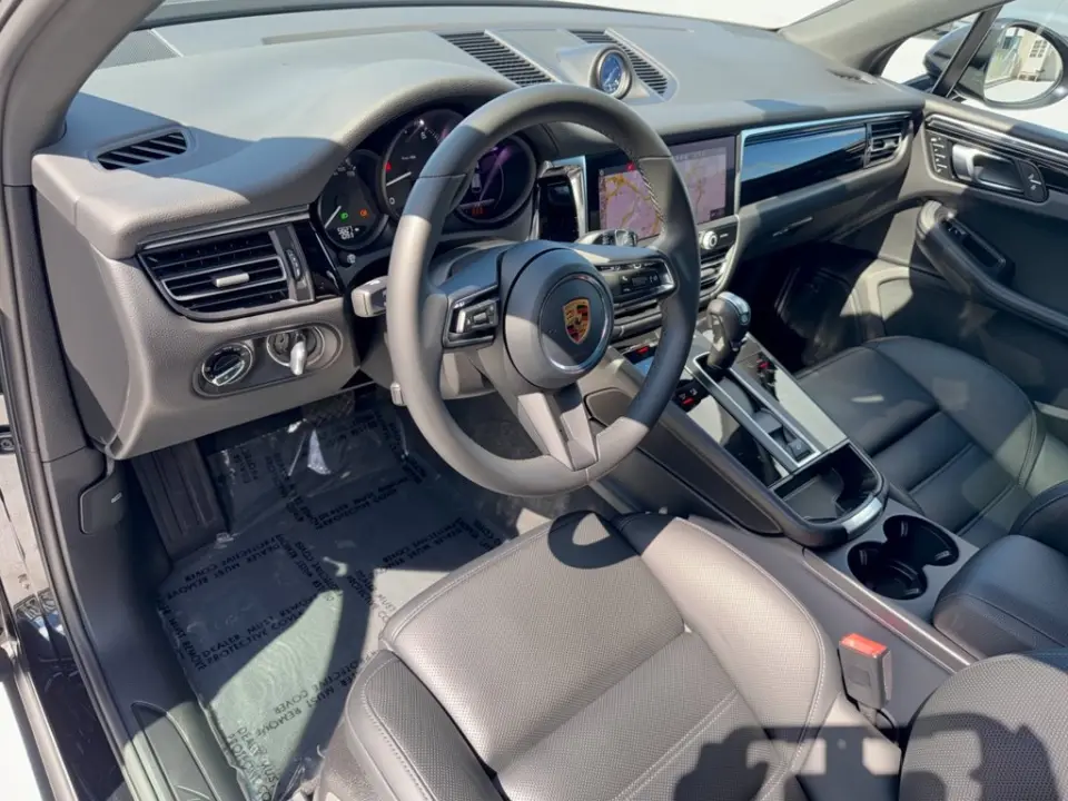 2026 Porsche Macan Base - Photo 31