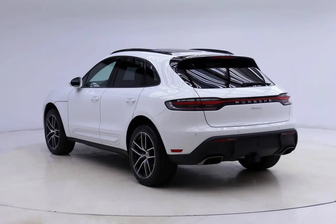 2025 Porsche Macan Base - Photo 24