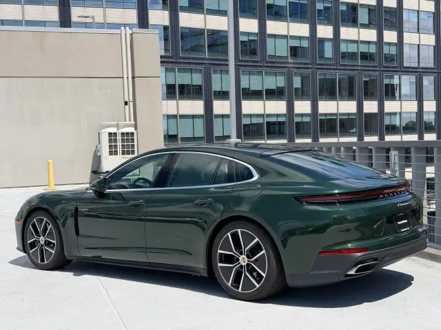 2026 Porsche Panamera 4 E-Hybrid - Photo 22