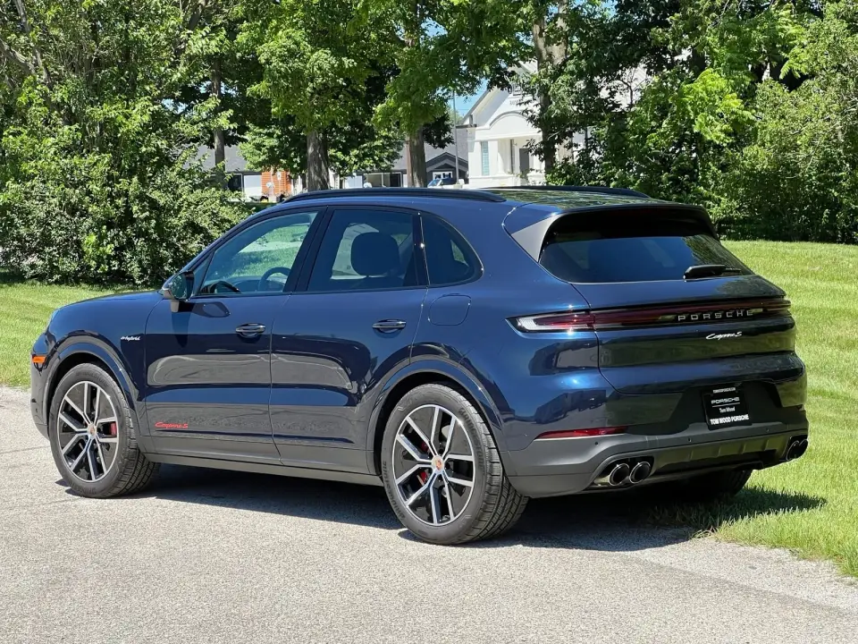 2025 Porsche Cayenne S E-Hybrid - Photo 23