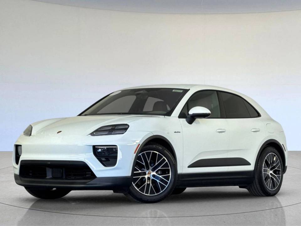 2025 Porsche Macan Base