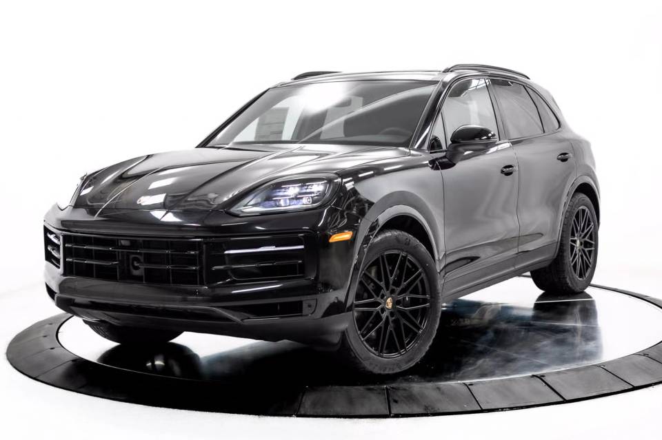 2025 Porsche Cayenne Base