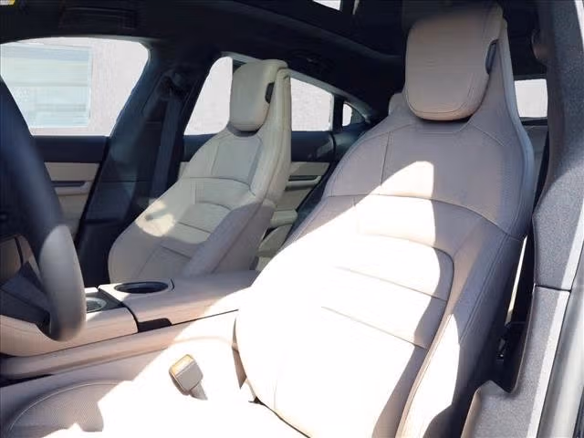2026 Porsche Taycan Base - Photo 35