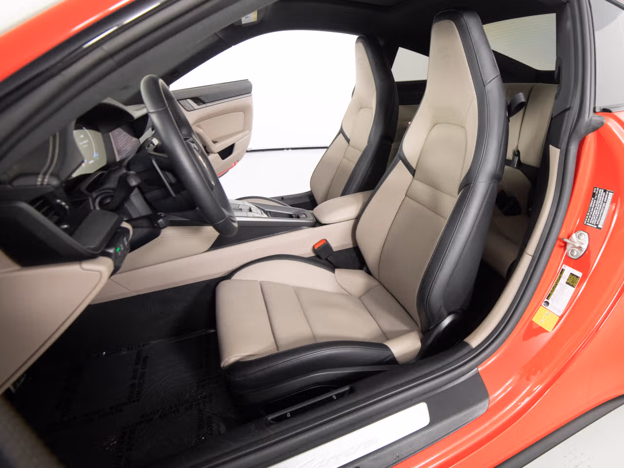 2025 Porsche 911 - Photo 36