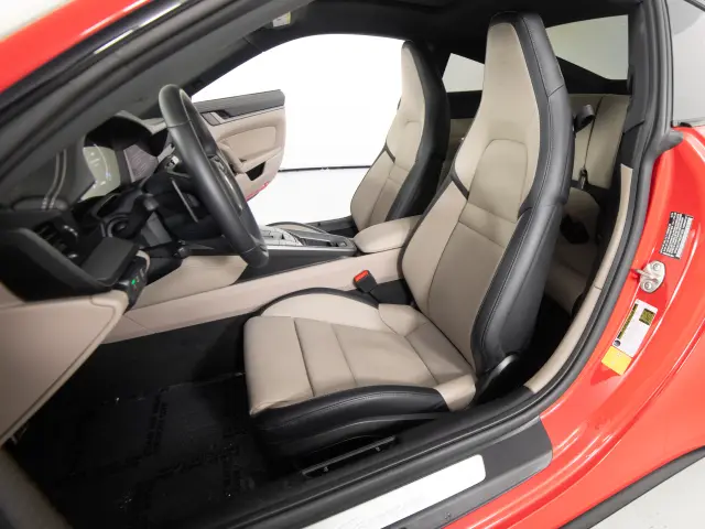 2025 Porsche 911 - Photo 38