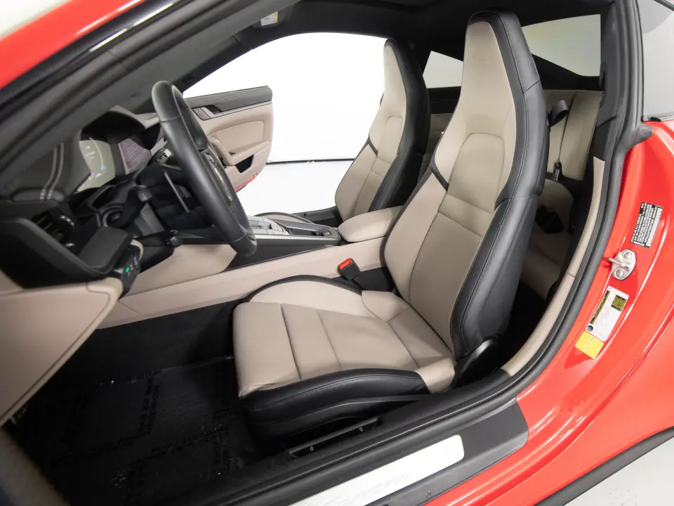 2025 Porsche 911 - Photo 39