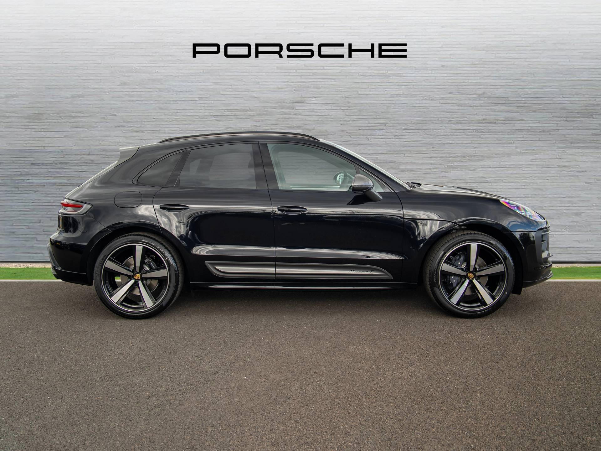Macan T, photo 2 of 41