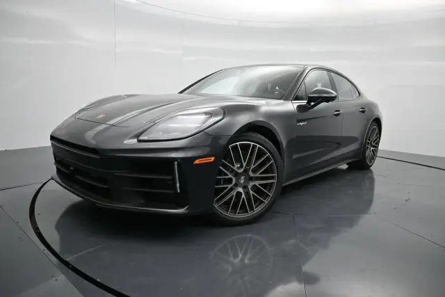 2026 Porsche Panamera 4 E-Hybrid - Photo 6