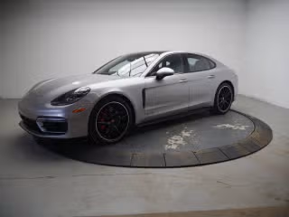 2022 Porsche Panamera GTS's photo