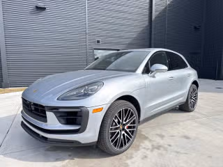 2026 Porsche Macan S's photo