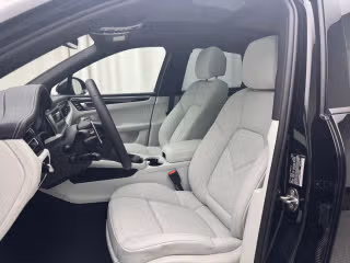 2025 Porsche Macan Base - Photo 33