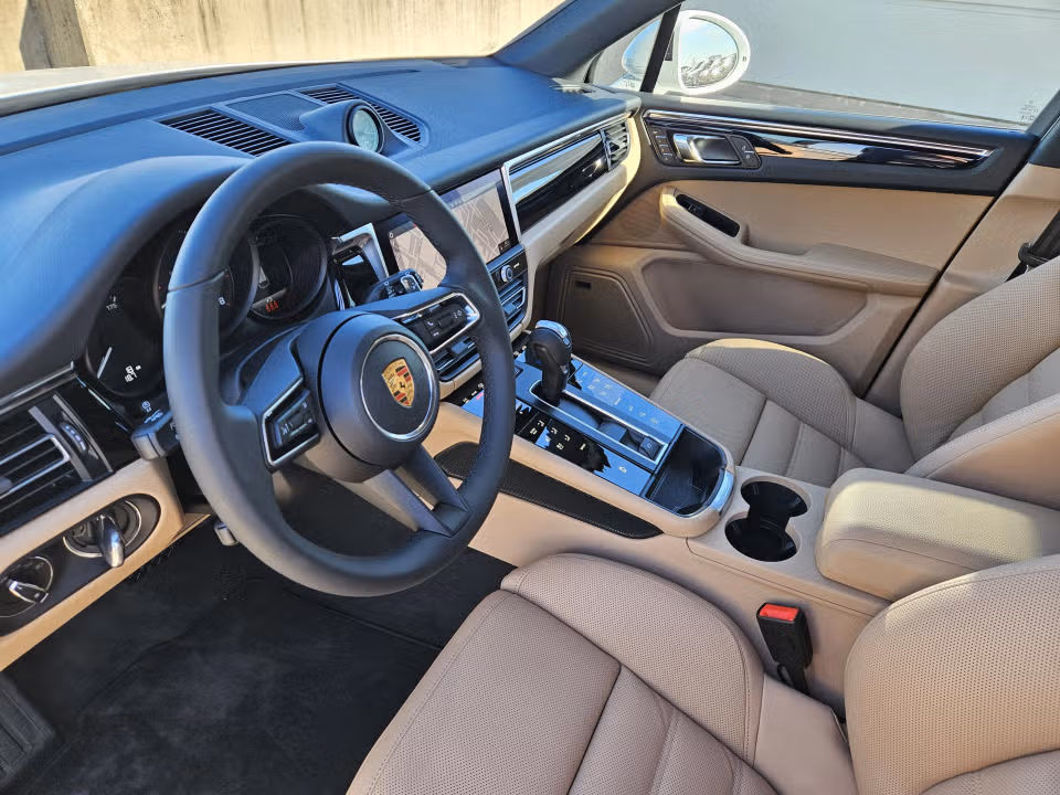 2026 Porsche Macan T - Photo 27