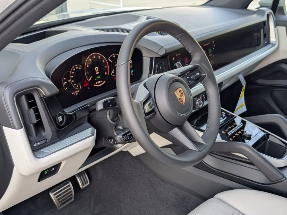 2026 Porsche Cayenne S E-Hybrid - Photo 31