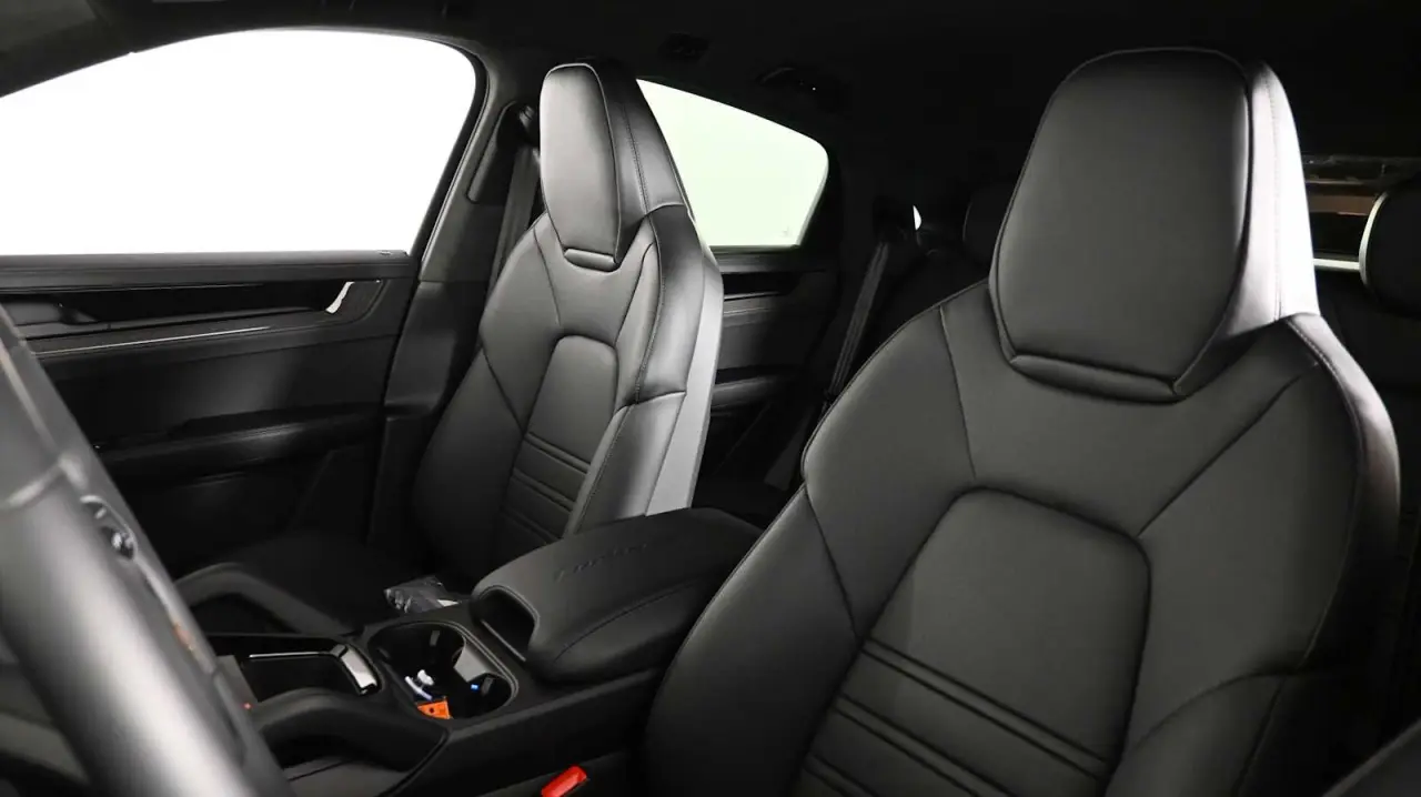 2025 Porsche Cayenne Coup Turbo GT - Photo 40