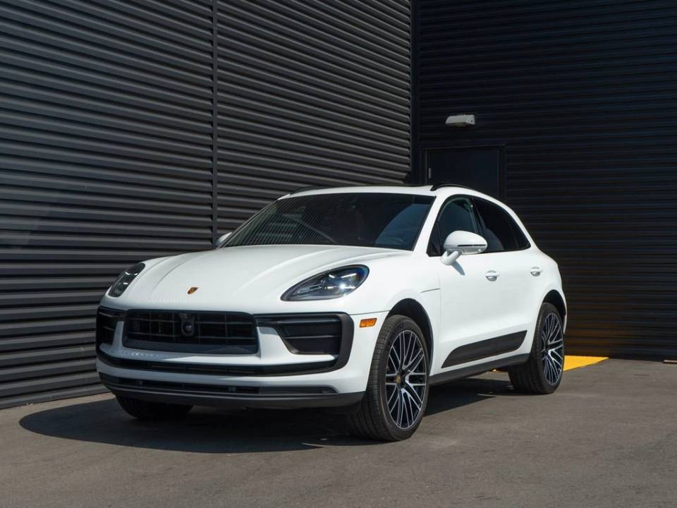 2025 Porsche Macan T