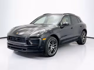 2026 Porsche Macan -'s photo