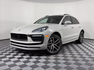 2026 Porsche Macan -'s photo