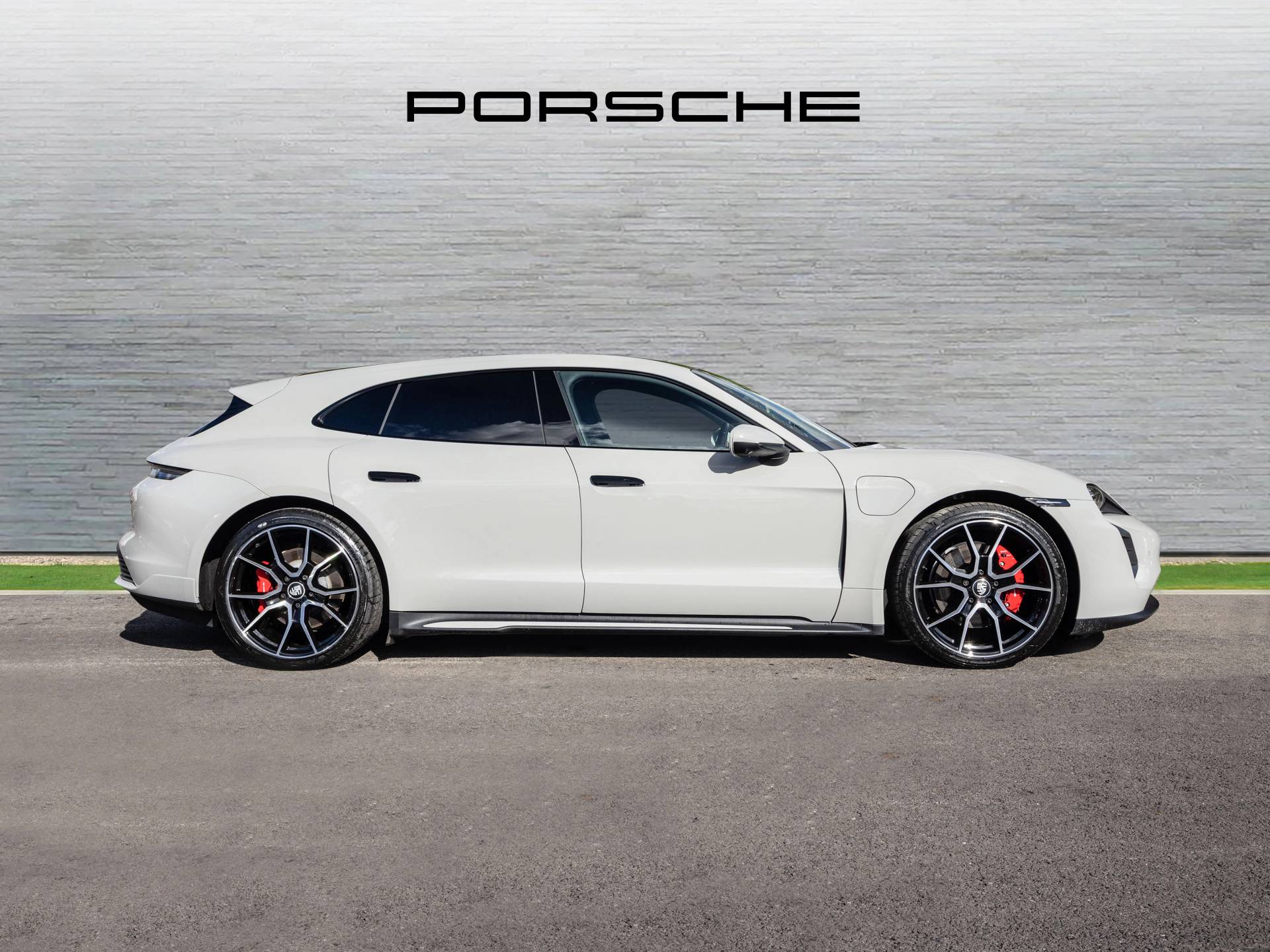 Taycan 4S Sport Turismo, photo 2 of 45