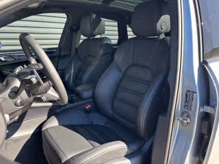 2026 Porsche Macan Base - Photo 33