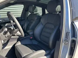 2026 Porsche Macan Base - Photo 37