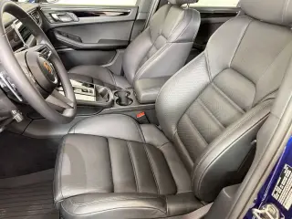 2025 Porsche Macan T - Photo 37