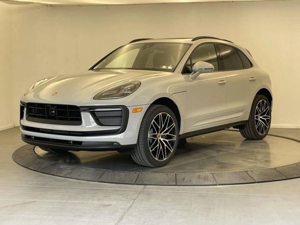 2026 Porsche Macan Base